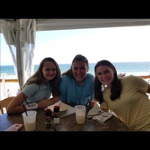 Meet your Posher, Ella